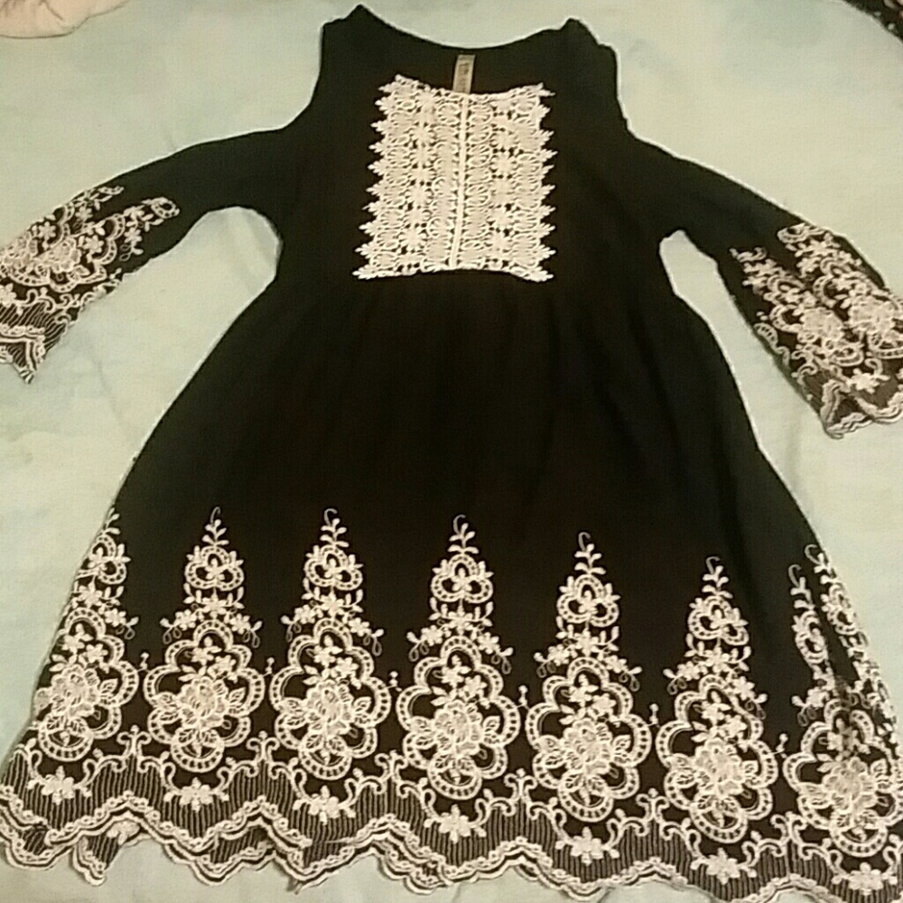 Black and white open shoulder dress